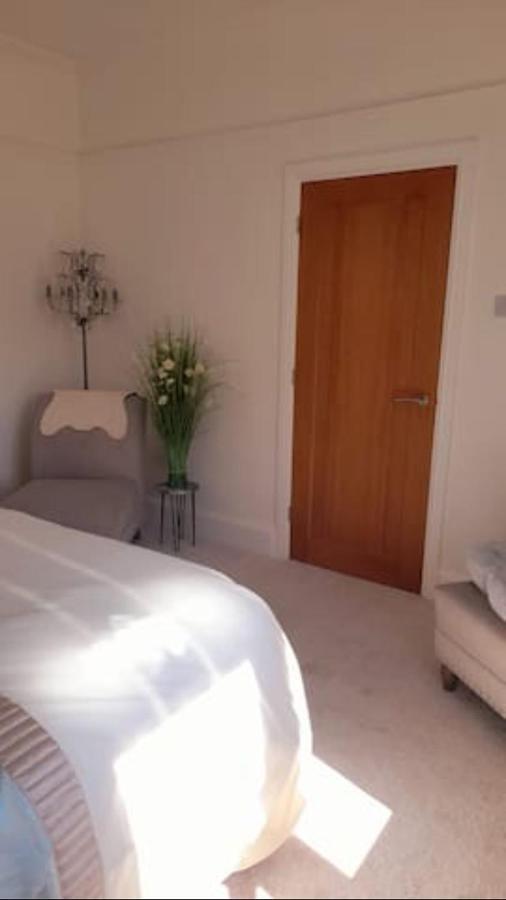 Quaint Little Guest Suite With Private Parking Newport  Exteriér fotografie